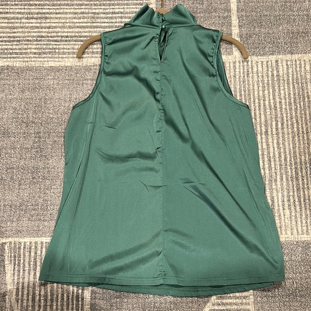 Chic Forest Green Sleeveless Top